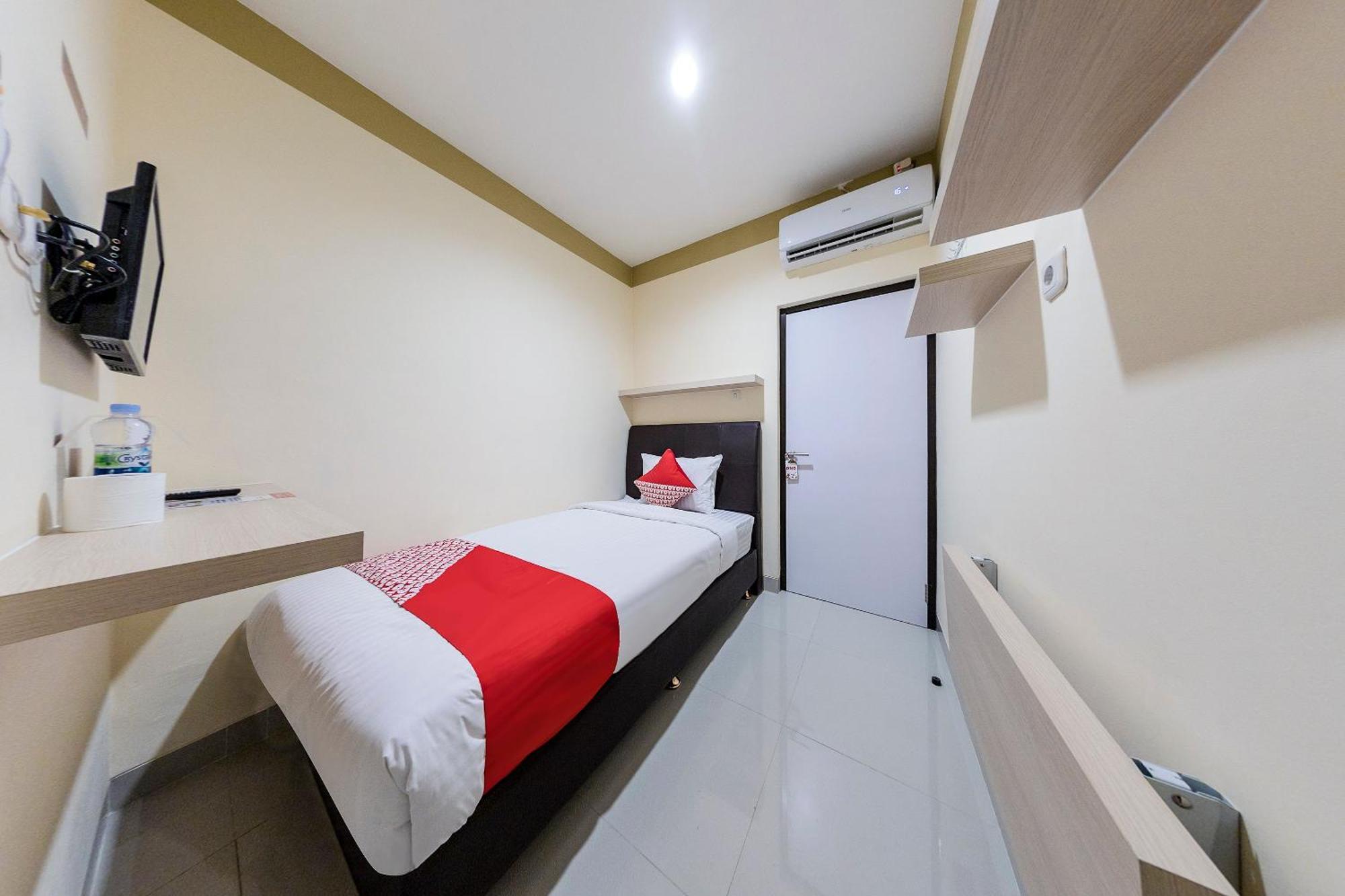 Oyo 478 Balcon Biru Hotell Jakarta Exteriör bild