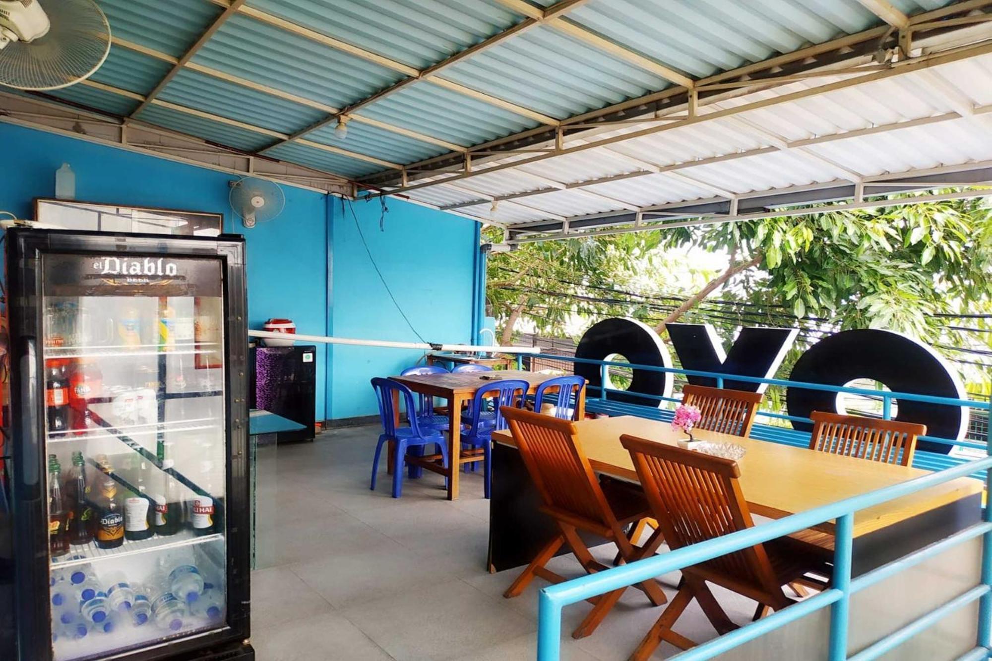 Oyo 478 Balcon Biru Hotell Jakarta Exteriör bild
