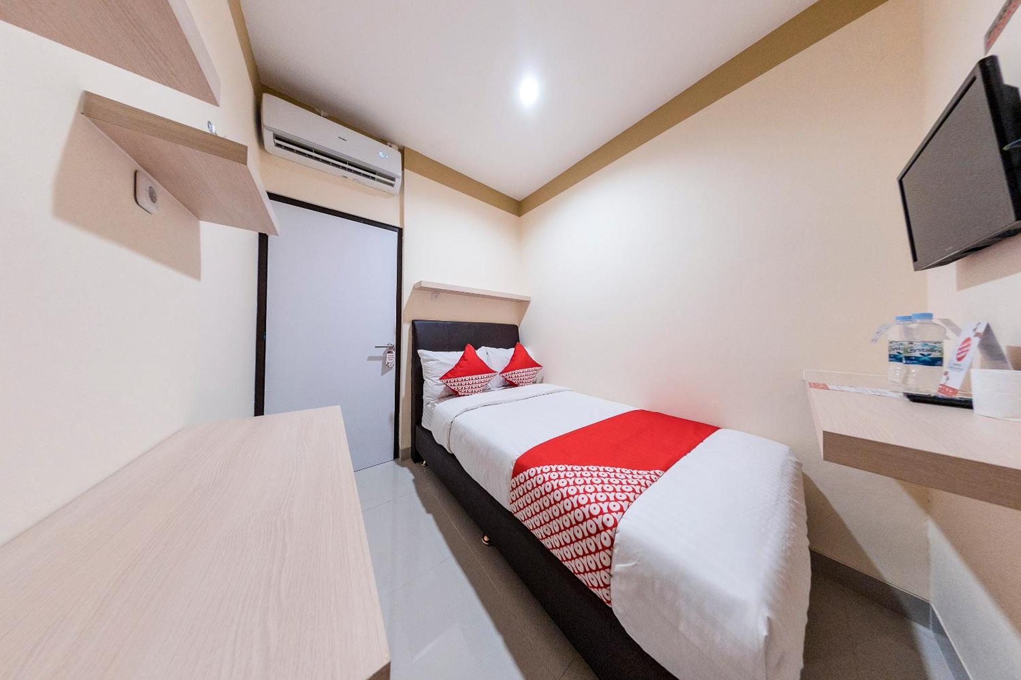 Oyo 478 Balcon Biru Hotell Jakarta Exteriör bild
